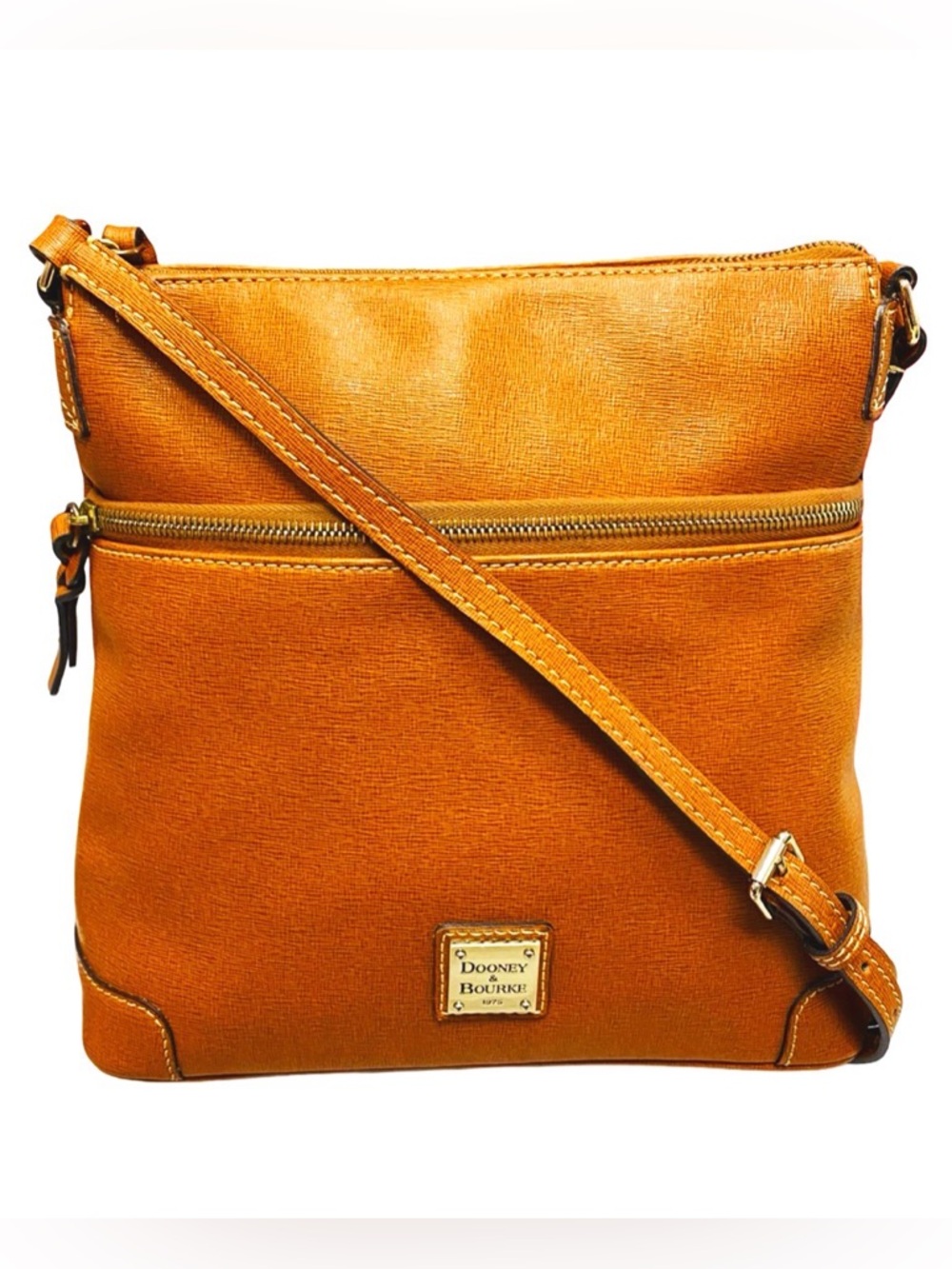 #DooneyAndBourke #PebbleGrain #ILoveDooney #CrossbodyBag #ClassicStyle #Neutral